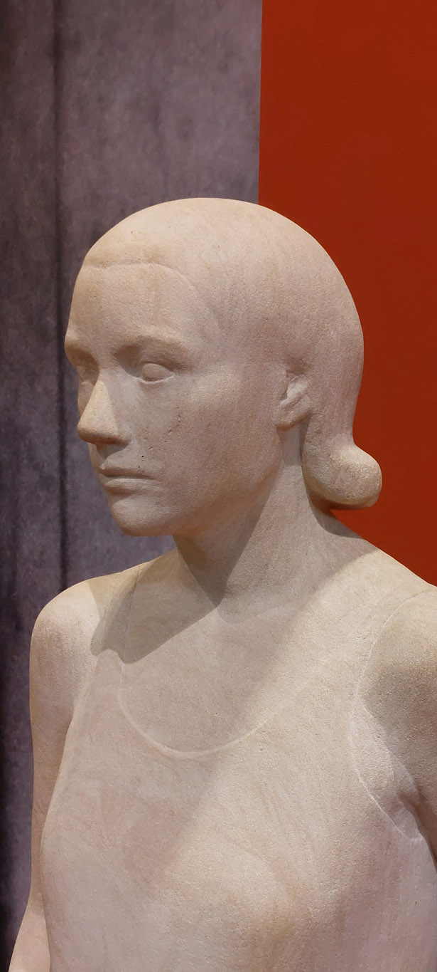 René Iché, Melpomène 36, 1936, détail, sculpture en pierre, achat de l'Etat français à l'artiste en 1939, mise en dépôt au Musée des Beaux-Arts Denys-Puech de Rodez depuis 1997, exposition L'Art en Lutte, La Piscine, Roubaix, France, 2023, (c) photo Eric Mabille, Boombartstic Art Magazine