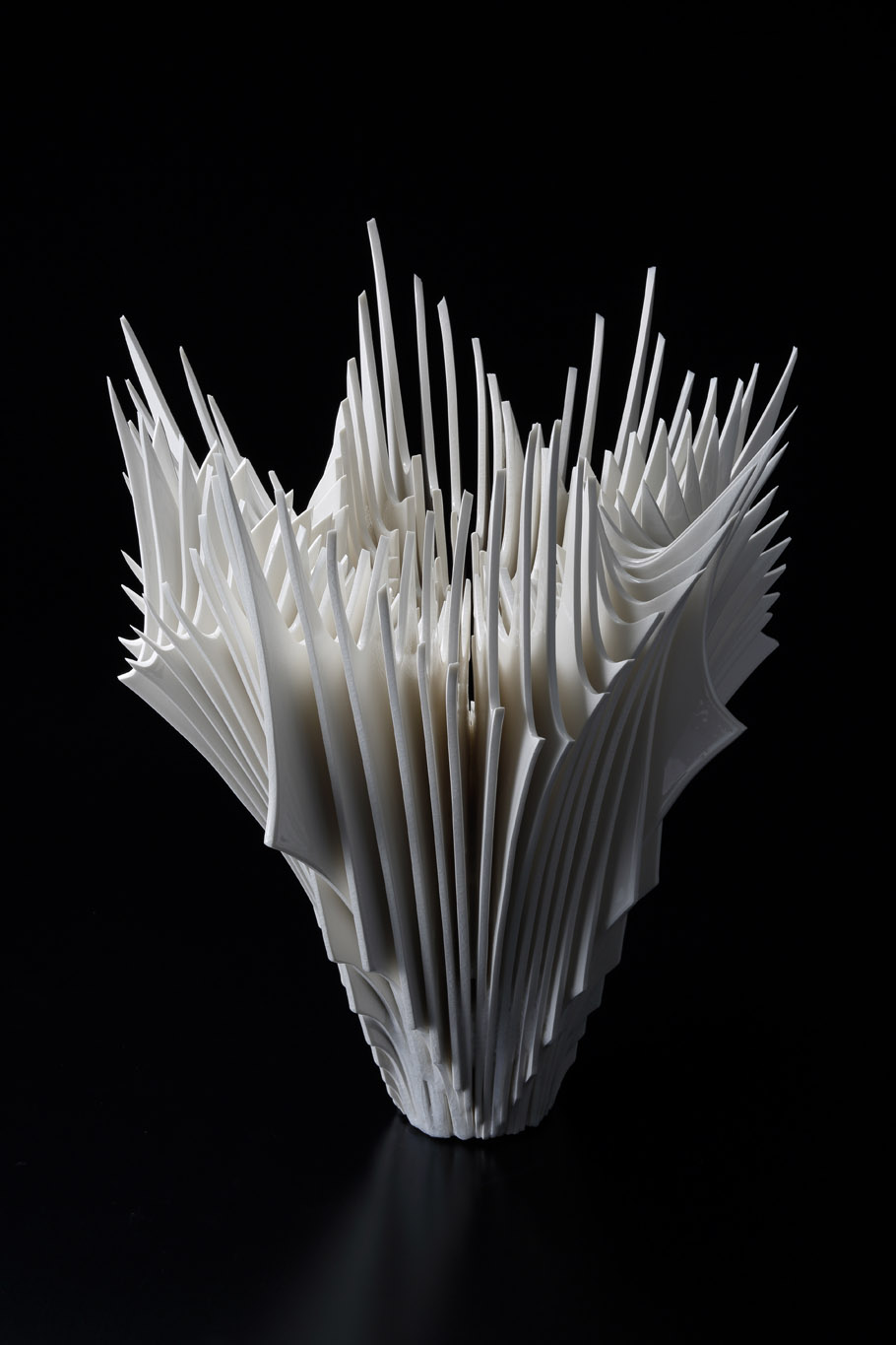 Ceramic Brussels 2025, AIFA Gallery, Yuki Nara, Bone Flower, 2020, (c) OHI Museum, (c) photo courtesy AIFA Gallery, Boombartstic Art Magazine