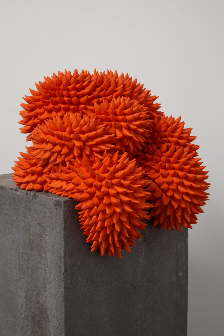 Ceramic Brussels 2025, Galleria Anna Marra, Andres Anza, Slow Moving, 2023, (c) et (c) photo Galleria Anna Marra, Boombartstic art Magazine
