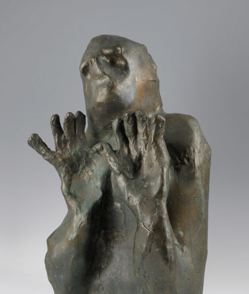 Eugène Dodeigne (1923-2015), Mains levées, 1964, Bronze à la cire perdue, 65 x 39 x 30 cm, collection particulière, exposition Eugène Dodeigne - une rétrospective II, Musée La Piscine, Roubaix, 2024, Boombartstic Art Magazine