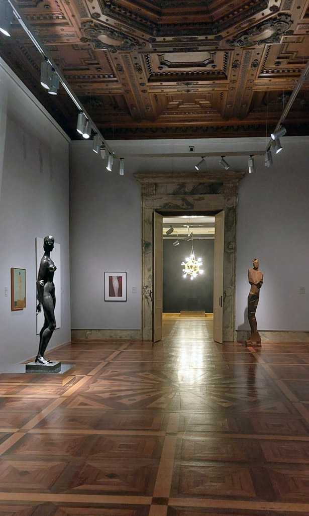 vue de l'exposition 21 x 21 die Ruhrkunstmuseen, Villa Hügel, Essen, 2025, (c) photo Eric Mabille, Boombartstic Art Magazine