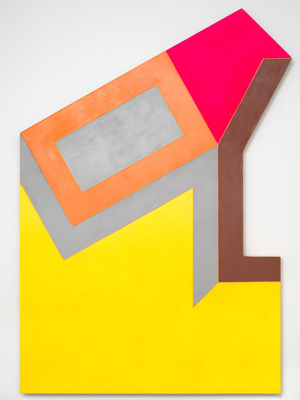 Frank Stella, Moultonville IV, 1966, acrylique sur toile, 310 x 215 cm, collections Kunstmuseum Bochum, exposition 21 x 21 die Ruhrkunstmuseen, Villa Hügel, Essen, Allemagne, 2025, (c) VG Bild-Kunst, Bonn 2025, Boombartstic Art Magazine