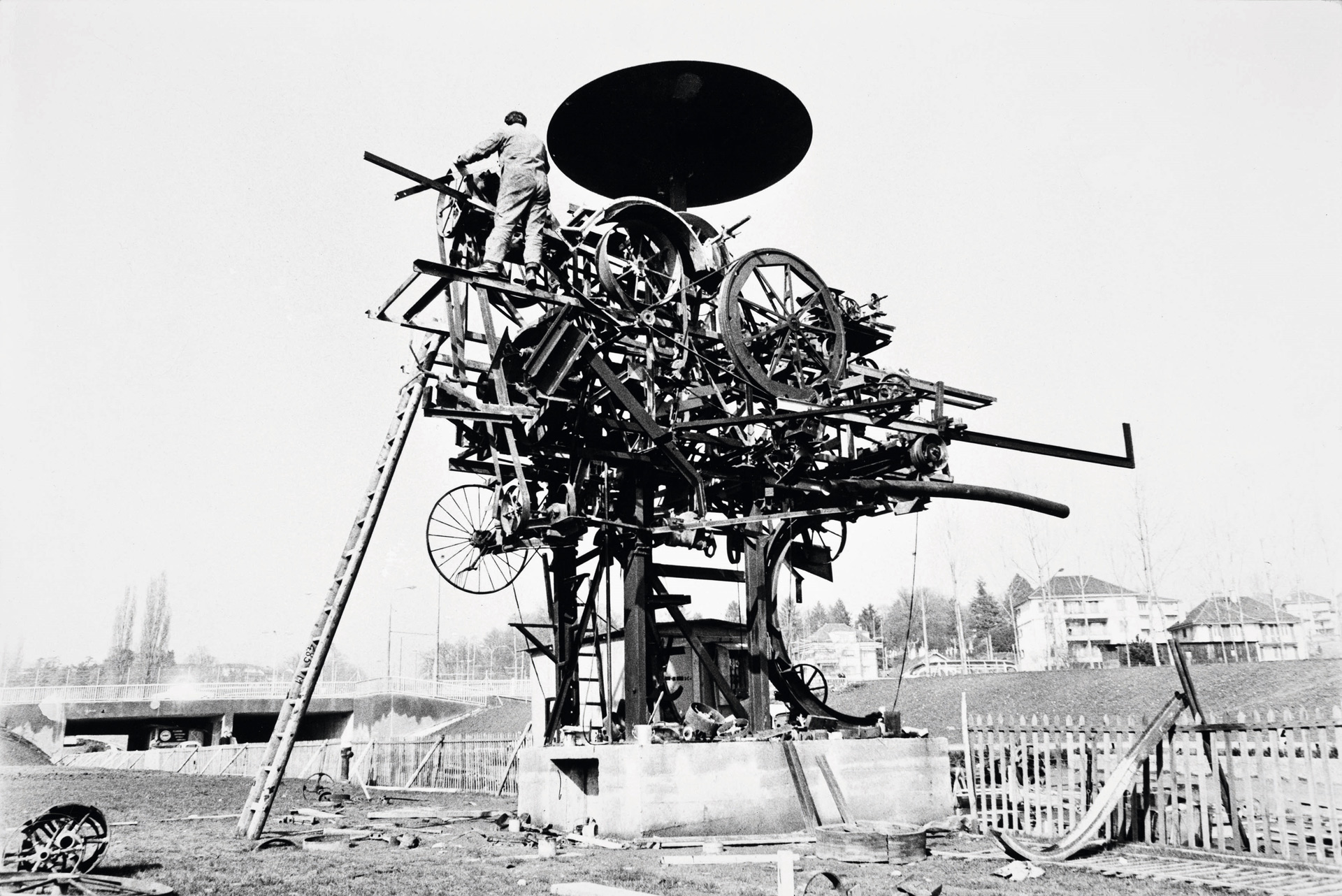Jean Tinguely, construction d'Eureka pour l’Exposition Nationale de 1964 à Lausanne, œuvre déplacée à Zurich depuis 1967, Année Jean Tinguely 100 - Centenaire, 2025, (c) photo Monique Jacot, Boombartstic Art Magazine