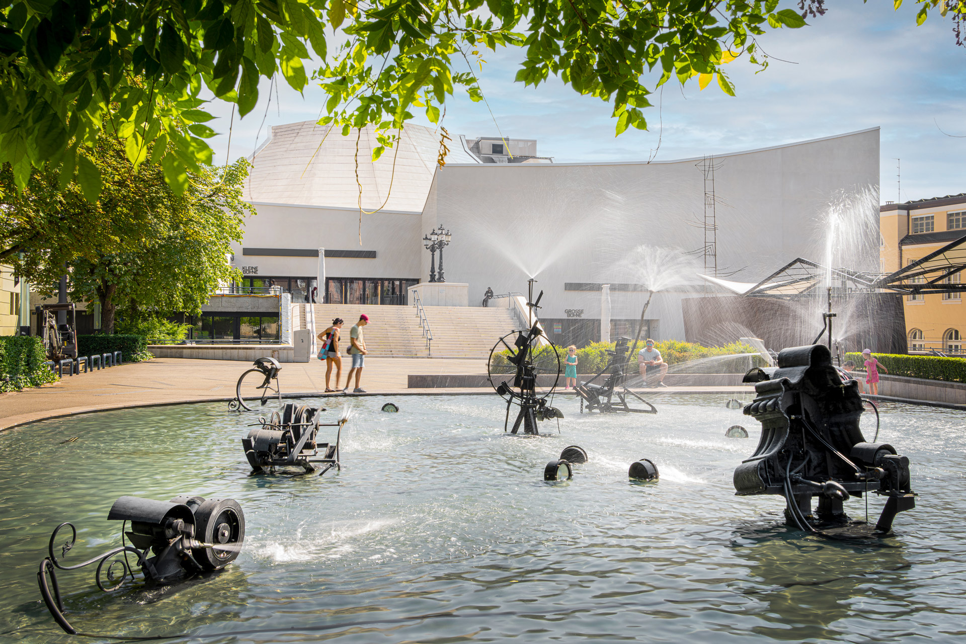 Jean Tinguely, Fontaine du Carnaval, face au Théâtre, Bâle, Année Jean Tinguely 100 - Centenaire, (c) photo Basel Tourismus, Boombartstic Art Magazine