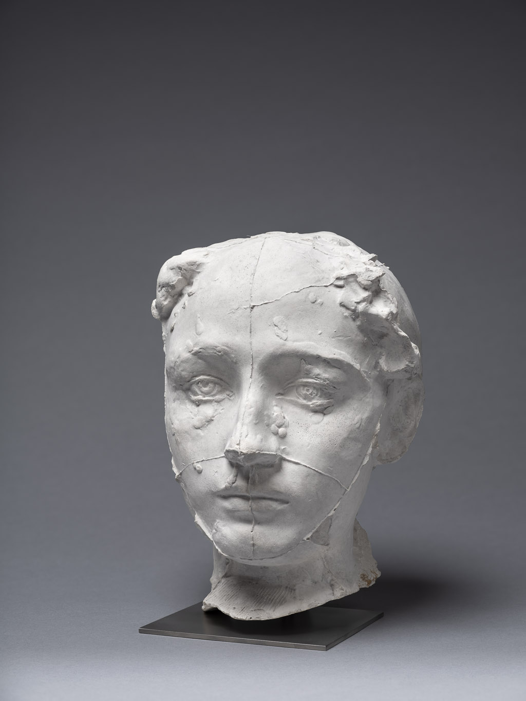 Auguste Rodin (1840-1917), Masque de Camille Claudel, vers 1884, plâtre 23 x 16,5 x 17 cm, Paris, musée Rodin, exposition Rodin / Bourdelle Corps à Corps, Musée La Piscine, Roubaix, 2025, (c) agence photographique du musée Rodin - Jérôme Manoukian, Boombartstic Art Magazine