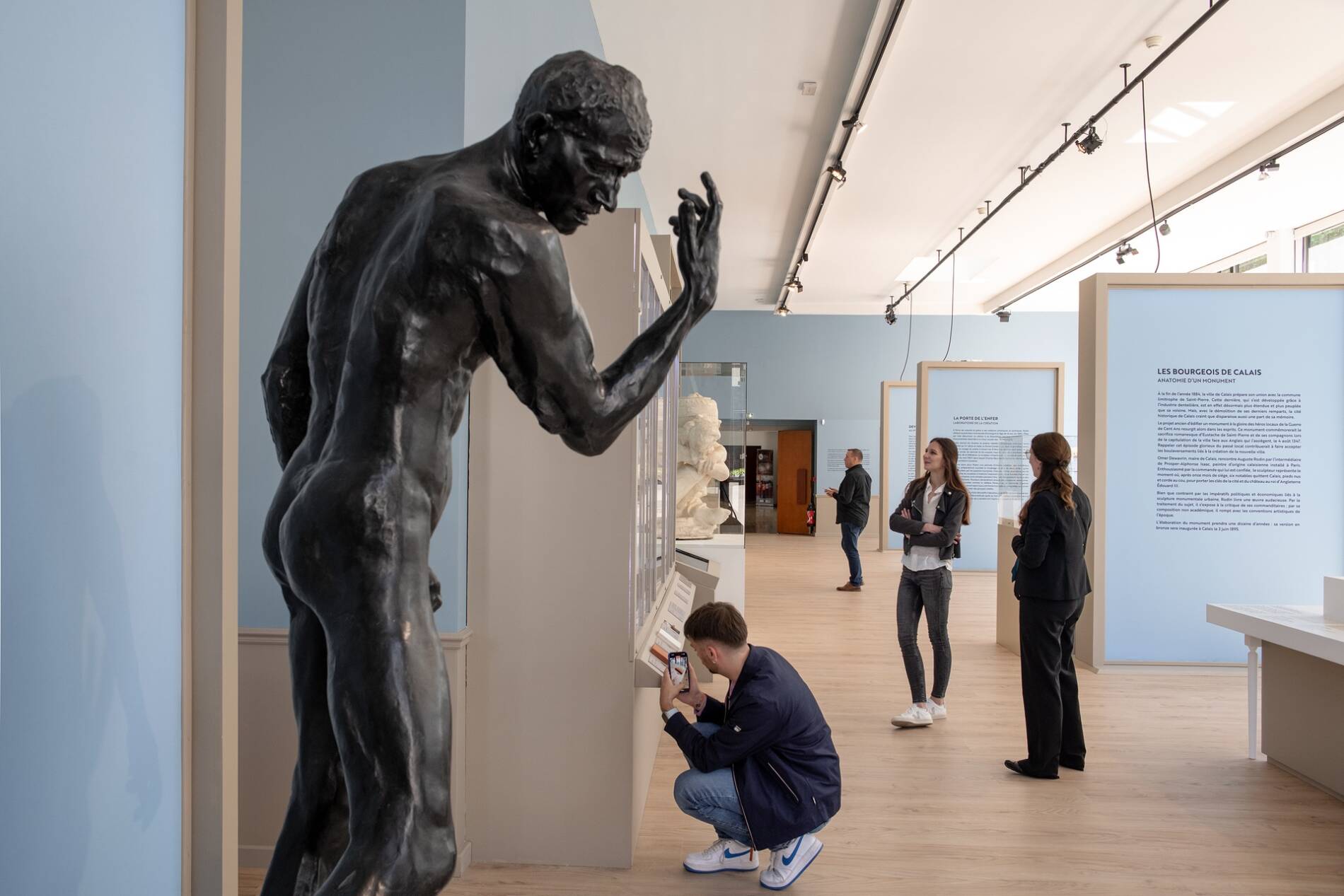 Nouvel espace Auguste Rodin, vue des salles, Musée des Beaux-Arts de Calais, 2025, (c) photo courtesy Calais XXL Office du Tourisme, Boombartstic Art Magazine