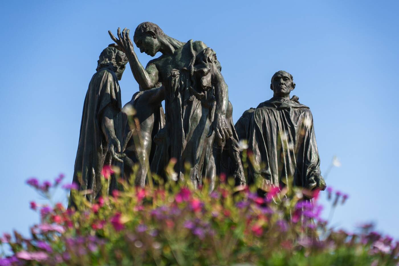 Auguste Rodin, groupe statuaire Les Bourgeois de Calais, Ville de Calais, (c) photo Calais XXL Office du Tourisme, Boombartstic Art Magazine
