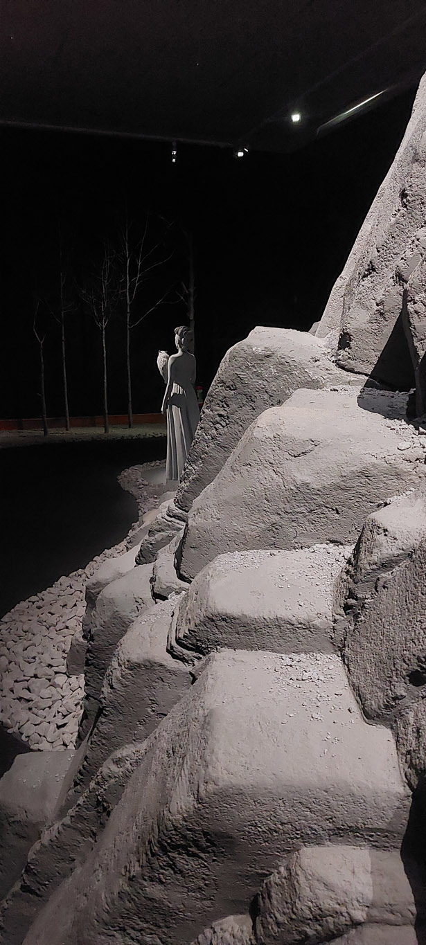 Hans op de Beeck, Miriam, 2024, détail, sculpture mix media, 64 x 87 x 181 cm, exposition Nocturnal Journey, KMSKA, Anvers, 2025, (c) Hans op de Beeck, (c) photo Eric Mabille, Boombartstic Art Magazine
