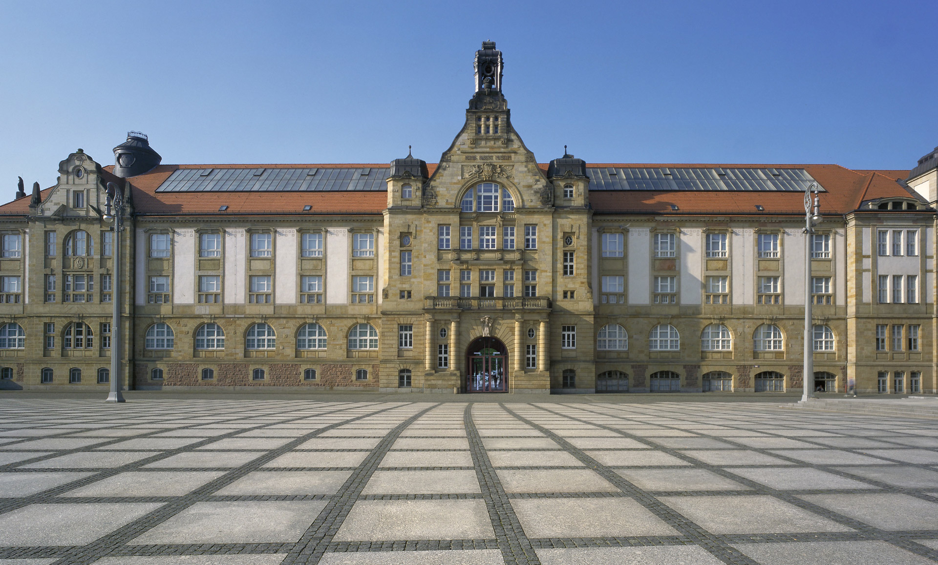 Façade d'un des musées des Kunstsammlungen - Collection d'art, ville de Chemnitz, Allemagne, Chemnitz 2025, Capitale européenne de la Culture, (c) photo Kunstsammlungen Chemnitz, Boombartstic Art Magazine