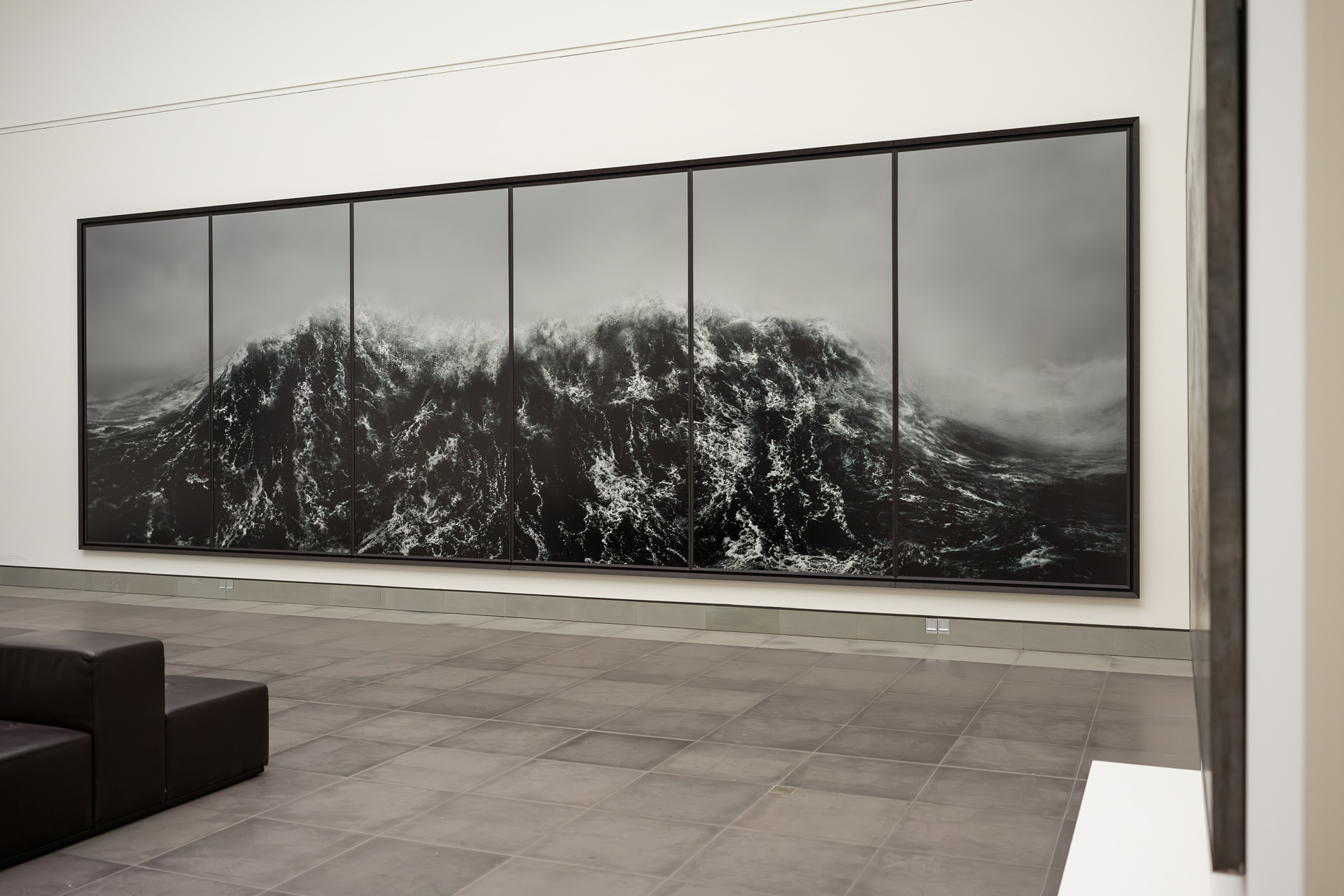 Stephan Vanfleteren, vue de l'exposition Transcripts of a Sea, MSK, Gand, 2025, (c) photo Martin-Corlazzoli, Boombartstic Art Magazine