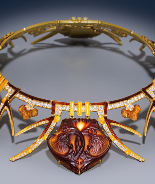 BRAFA 2026, Epoque Fine Jewels, René Lalique (1860-1945, Paris), Collier Chardon Art Nouveau, Paris, vers 1905, Or, diamants, émail et verre, Signé Lalique, Le bijou est présenté dans son écrin d’origine, portant l’inscription Lalique, Place Vendôme 24, Paris, provenance collection privée, France, (c) photo courtesy Epoque Fine Jewels, Boombartstic Art Magazine