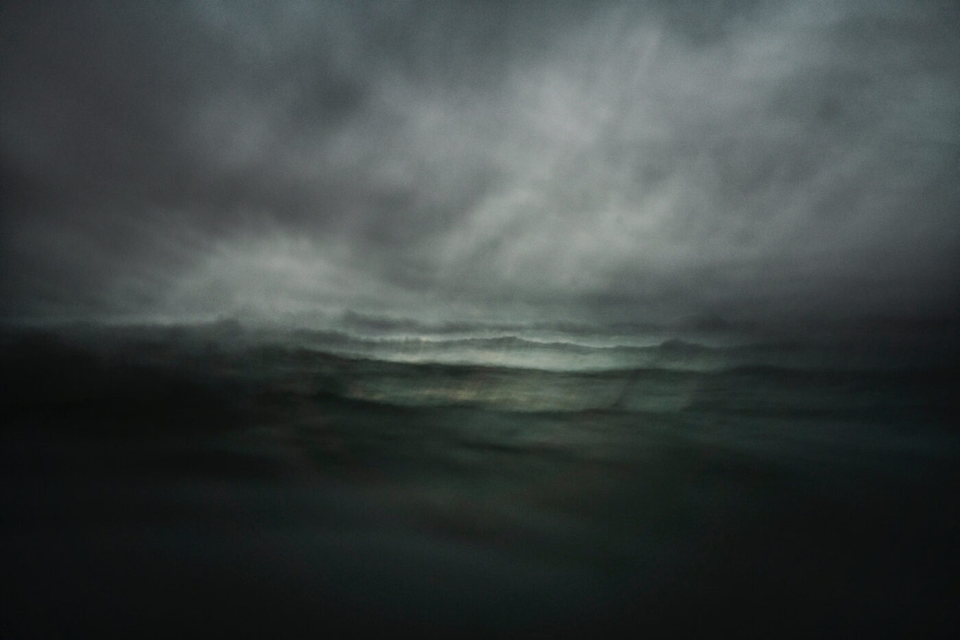 Stephan Vanfleteren, Transcripts of a Sea #001536 , exposition MSK, Gand, 2025, (c) Stephan Vanfleteren, Boombartstic Art Magazine