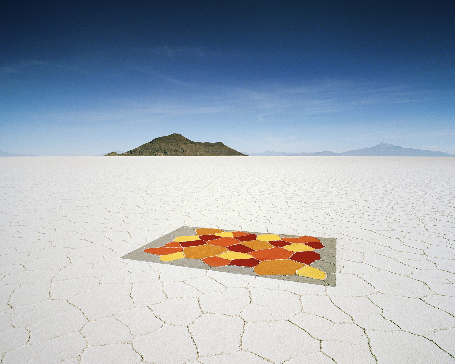 Scarlett Hooft Graafland, Carpet, 120 x 150 cm, Impression jet d'encre sur dibond, édition 6/6, exposition Beyond the Horizon, Michèle Schoonjans Gallery, Bruxelles, 2026, (c) Scarlett Hooft Graafland, courtesy Michèle Schoonjans Gallery, Boombartstic Art Magazine