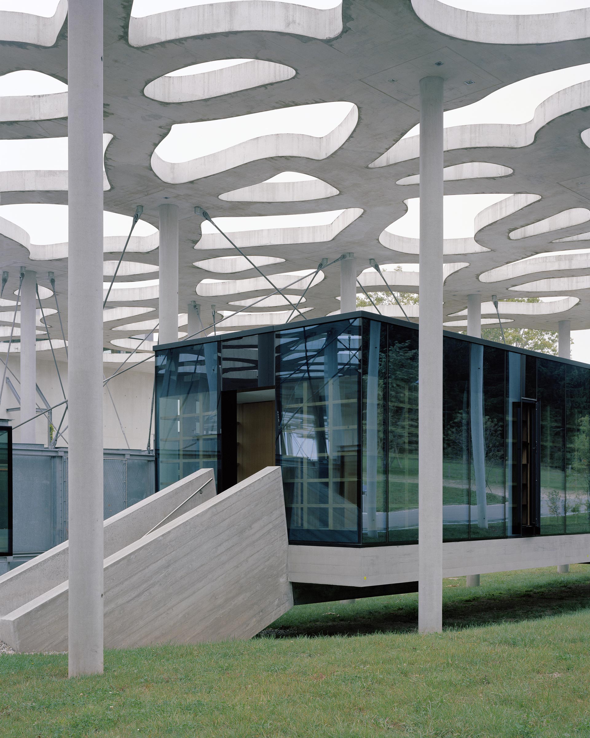 Fondation Jan Michalski pour l'éciture et la littérature, cabane désignée par Elemental, Montricher, Suisse, (c) Tonatiuh Ambrosetti, Boombartstic Art Magazine