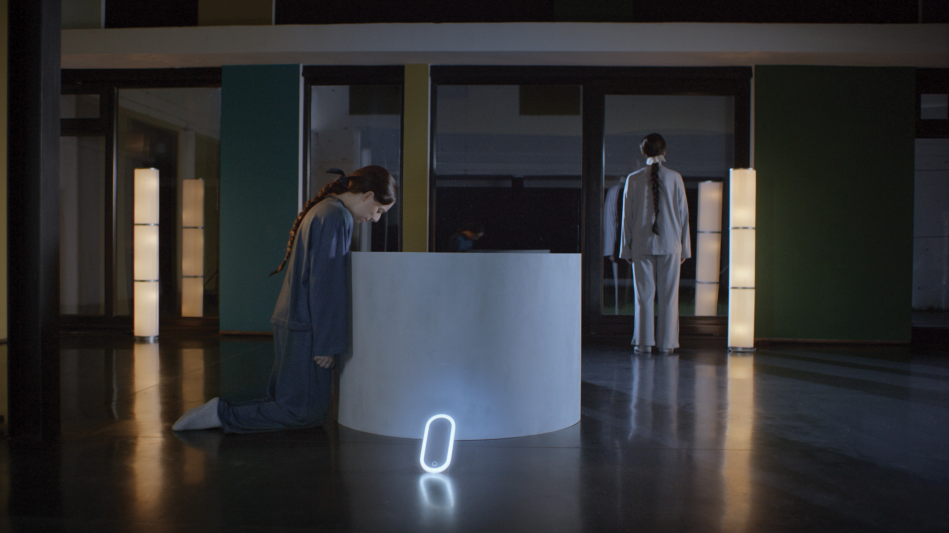 Ethel LILIENFELD , Invisible Filter, une production Le Fresnoy, Studio national des arts contemporains, 2022, exposition Picture Perfect, BOZAR, Bruxelles, 2026, (c) courtesy the artist, Boombartstic Art Magazine