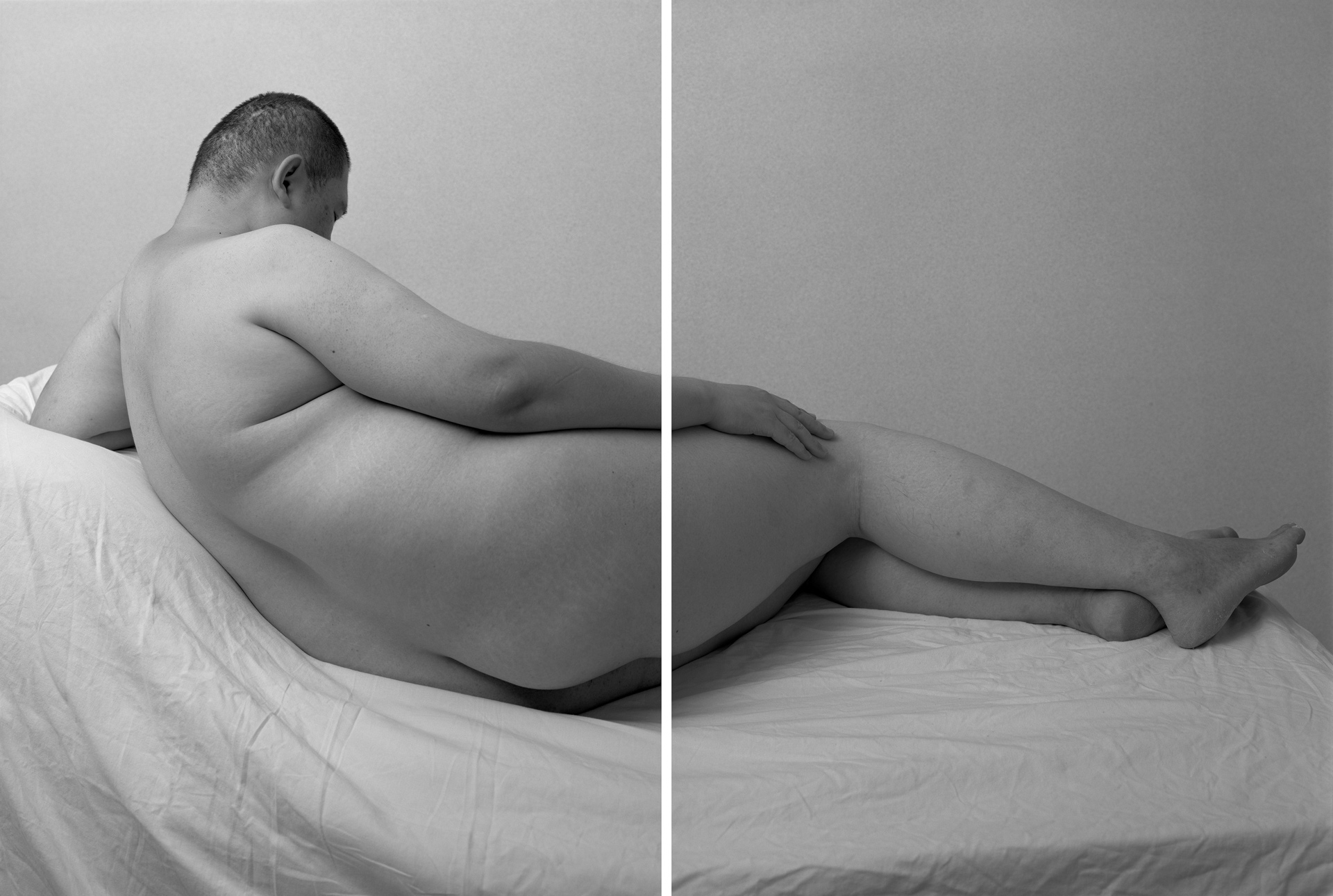 Ryudai Takano, 1999.09.17.L.bw.#11, de la série Reclining Woo-Man, 1999-2025, exposition Picture Perfect, BOZAR, Bruxelles, 2026, (c) Ryudai Takano, Courtesy Yumiko Chiba Associates, Boombartstic Art Magazine