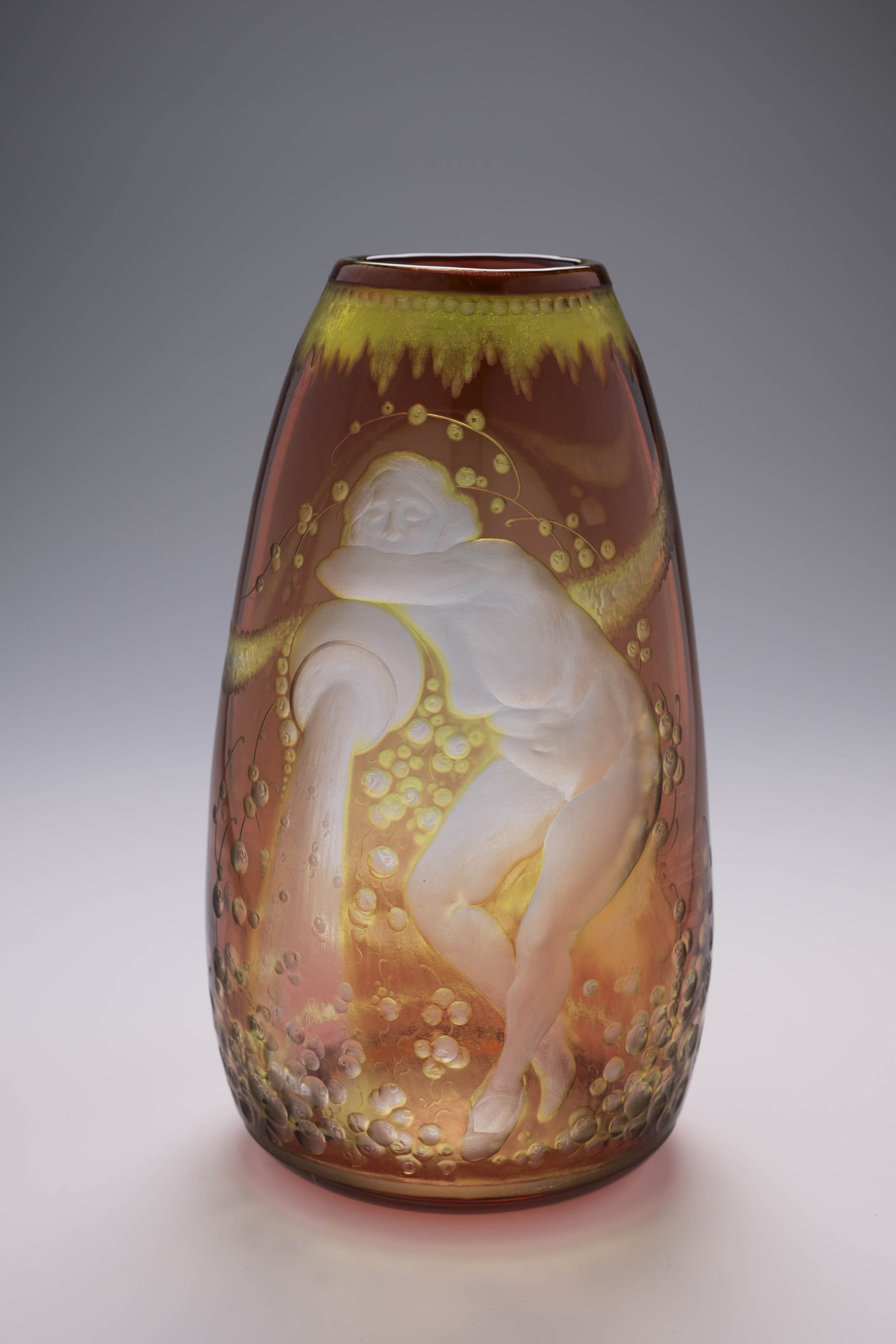 Charles Graffart, Vase, 1924, Fondation Madeleine 7, Bruxelles, exposition Art Déco et Modernisme au Val Saint-Lambert (1925-1939), Musée du Verre de Charleroi, 2026, (c) photo Guy Focant, Boombartstic Art Magazine
