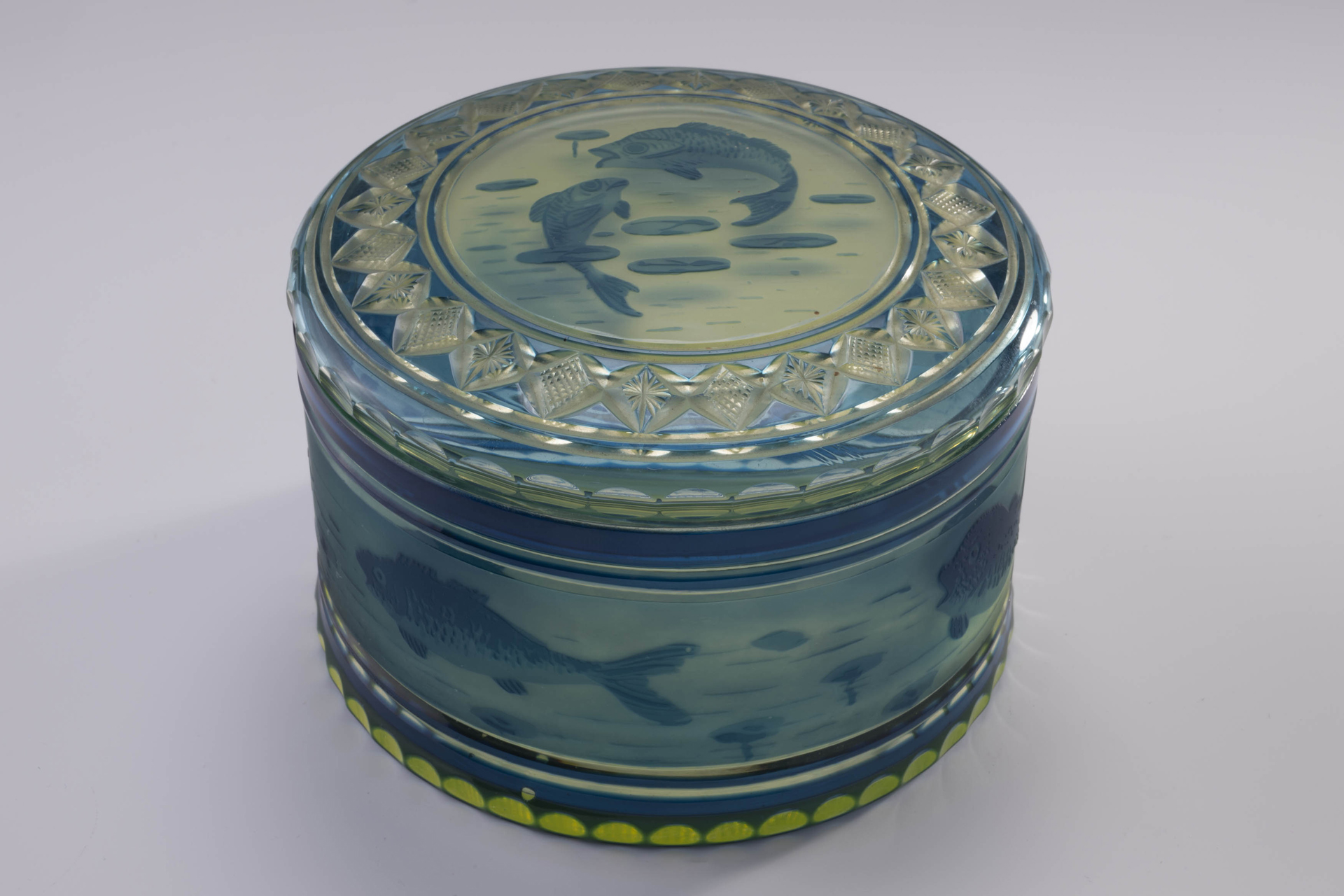 Lucien Petignot et Modeste Denoël, Bonbonnière Joséphine, 1926, Fondation Madeleine 7, Bruxelles, exposition Art Déco et Modernisme au Val Saint-Lambert (1925-1939), Musée du Verre de Charleroi, 2026, (c) photo Guy Focant, Boombartstic Art Magazine